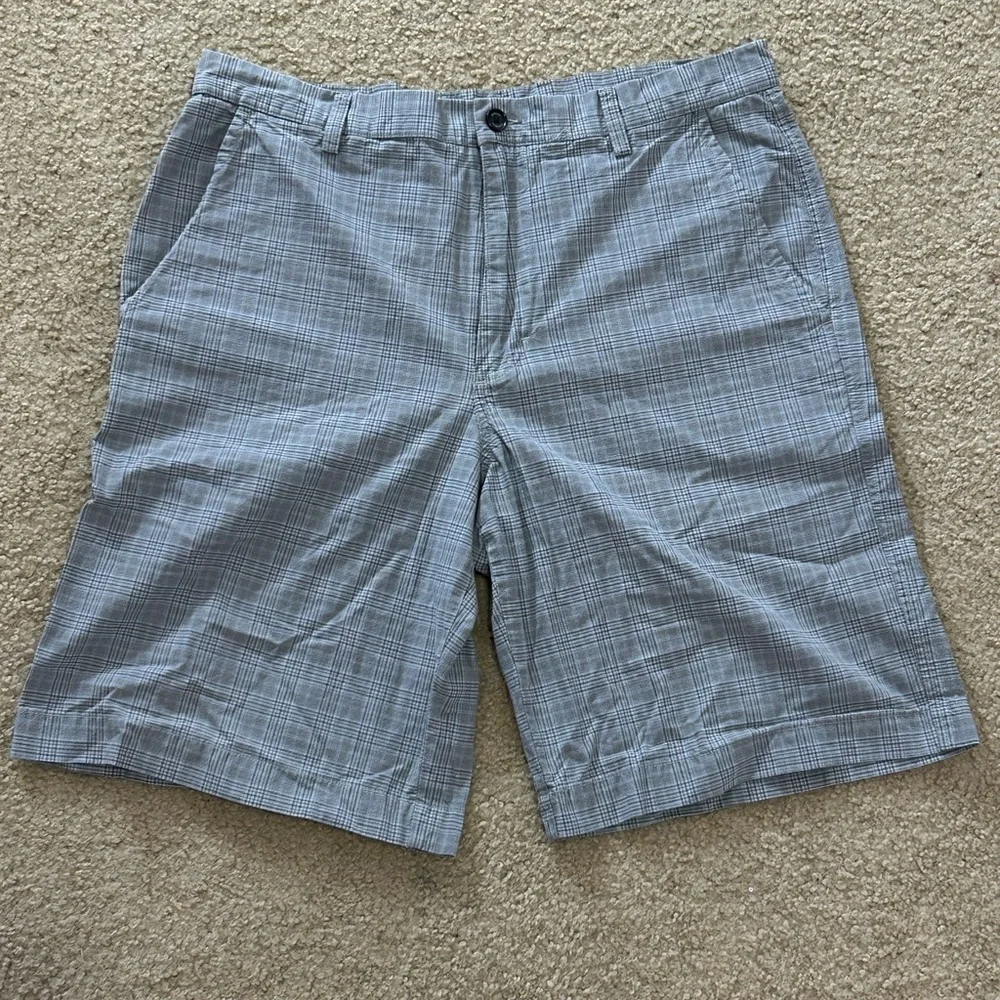 Banana Republic Men’s Size 36 Plaid 11” Chino Shorts